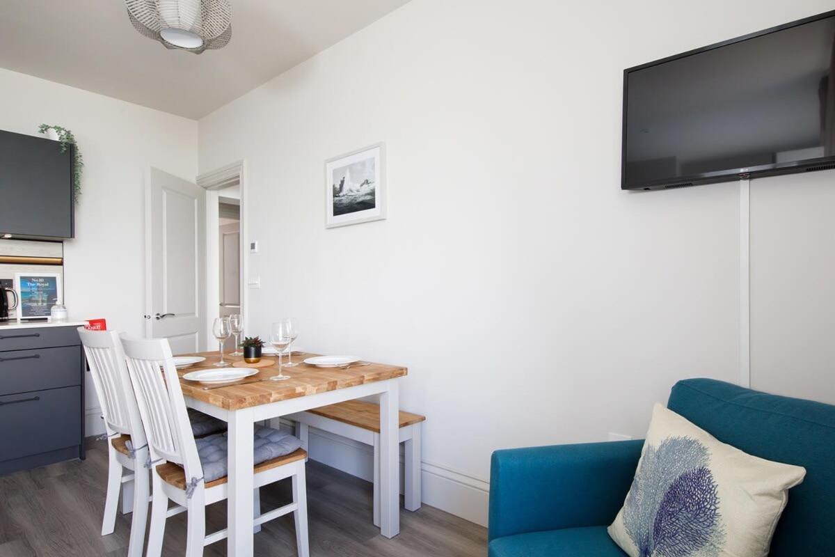 Panoramic Sea Views In Beachfront Apt W Balcony Bognor Regis Exteriér fotografie