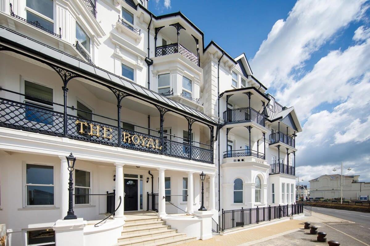 Panoramic Sea Views In Beachfront Apt W Balcony Bognor Regis Exteriér fotografie
